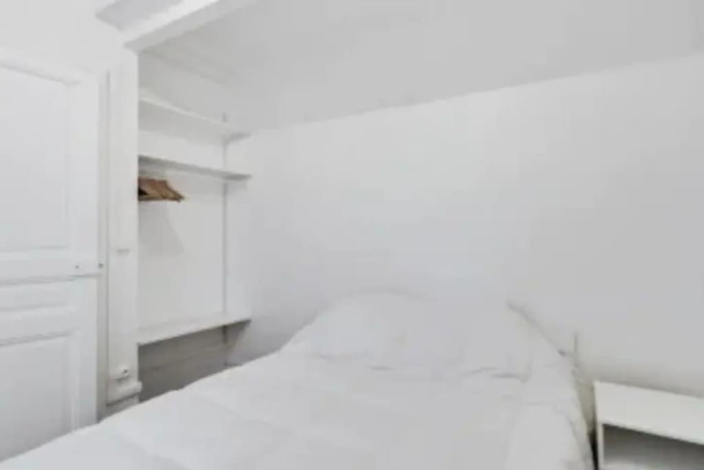 Charmant Appartement Entier A Montmartre Pour 4 París Exterior foto