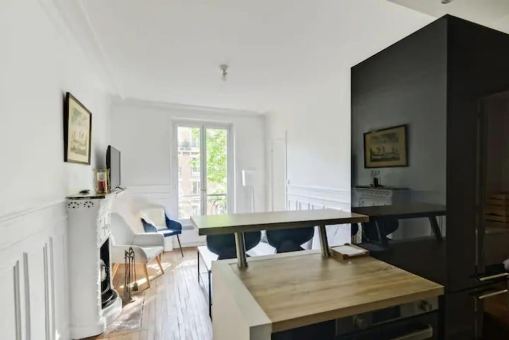 Charmant Appartement Entier A Montmartre Pour 4 París Exterior foto